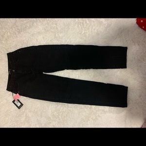 PRETTYLITTLETHING: Black Split Hem Straight Leg Jeans